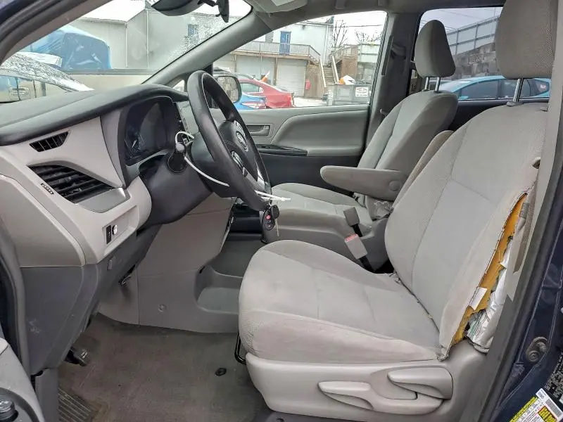 2018 TOYOTA SIENNA L  