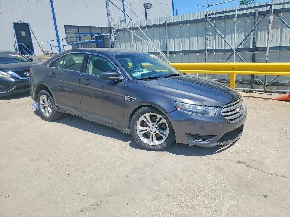 2016 FORD TAURUS SE  