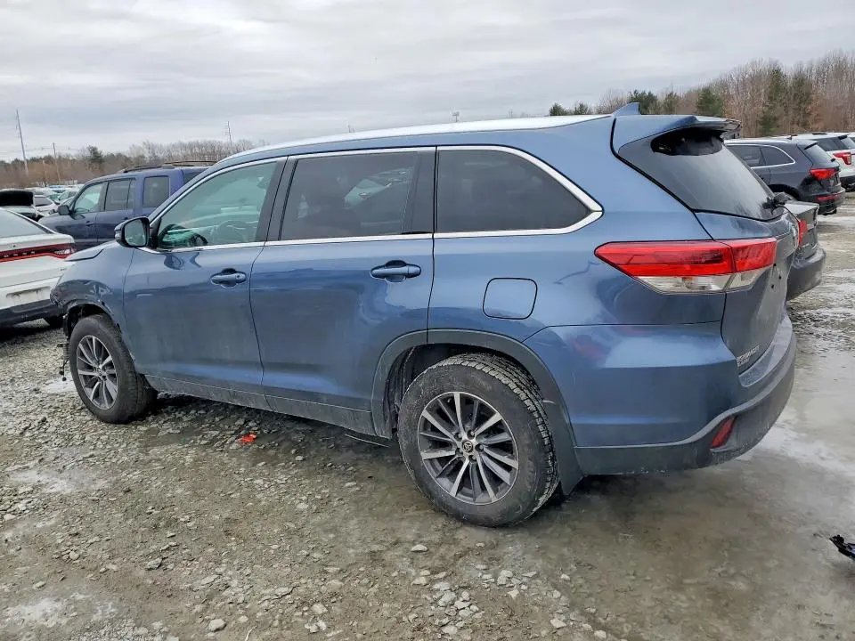2019 TOYOTA HIGHLANDER XLE  