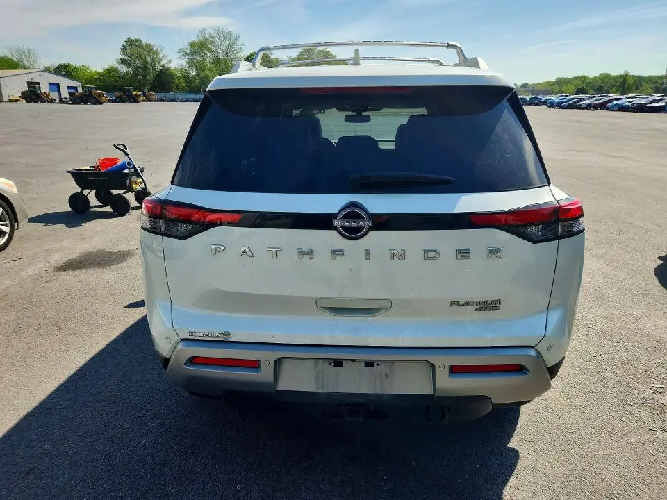 2022 NISSAN PATHFINDER PLATINUM  