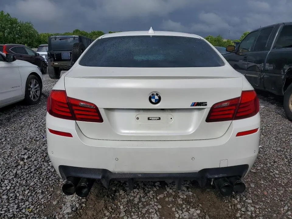 2013 BMW M5   