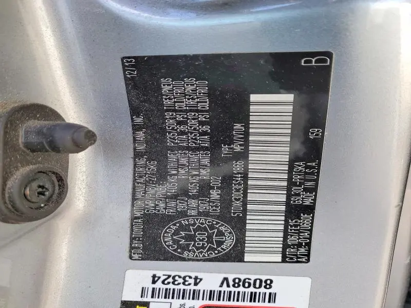 2014 TOYOTA SIENNA SE 8-PASSENGER  