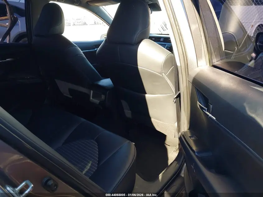 2018 TOYOTA CAMRY SE