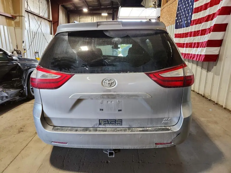 2018 TOYOTA SIENNA XLE 7-PASSENGER  