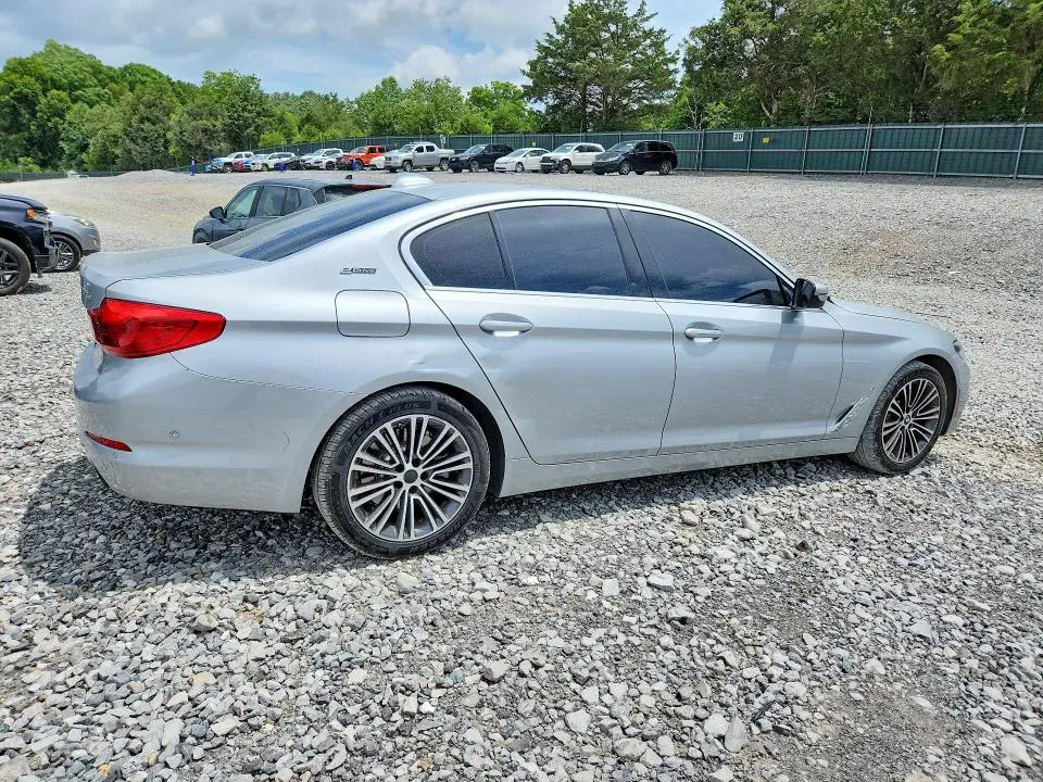 2019 BMW 530E   