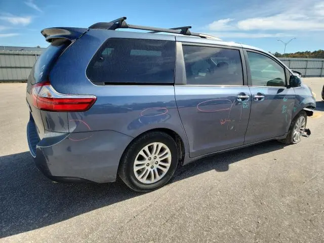 2015 TOYOTA SIENNA XLE  