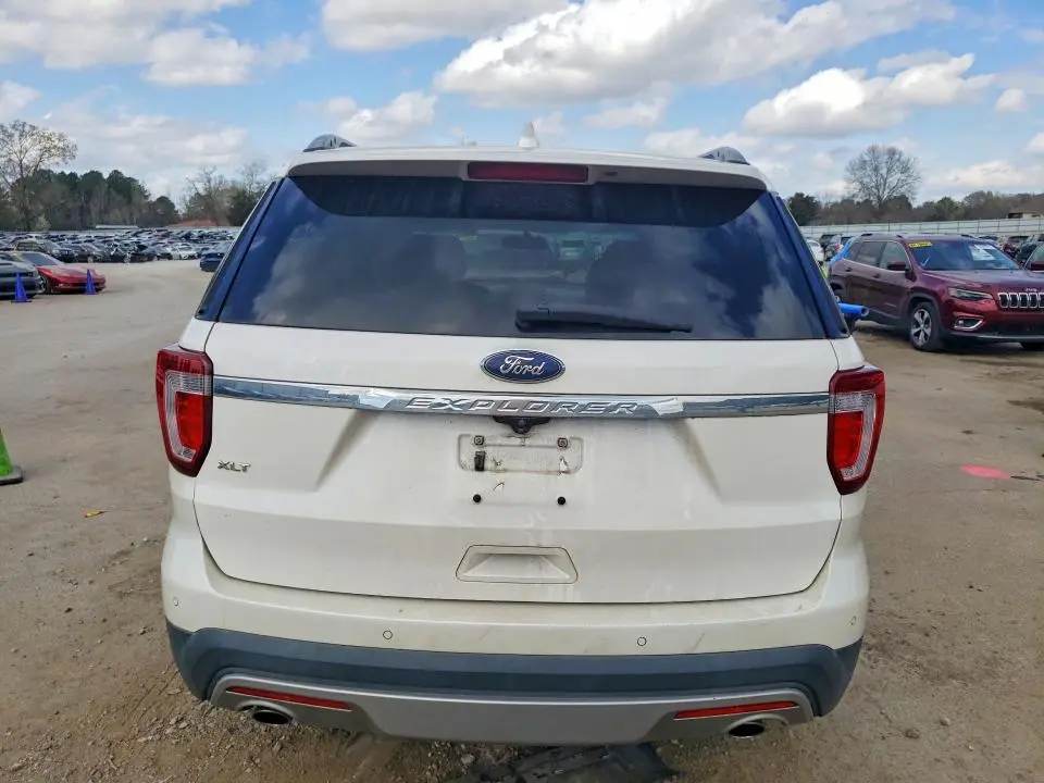 2017 FORD EXPLORER XLT  