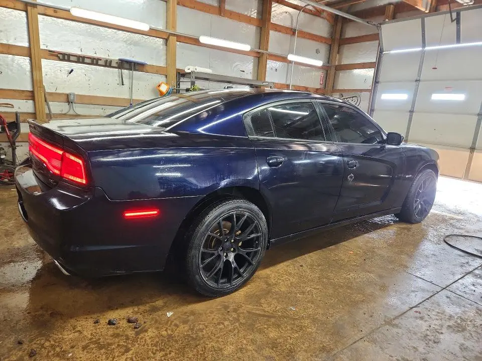 2011 DODGE CHARGER R  