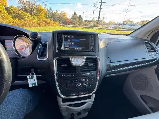 2013 CHRYSLER TOWN & COUNTRY TOURING  