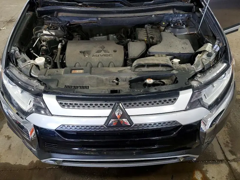 2020 MITSUBISHI OUTLANDER SE  