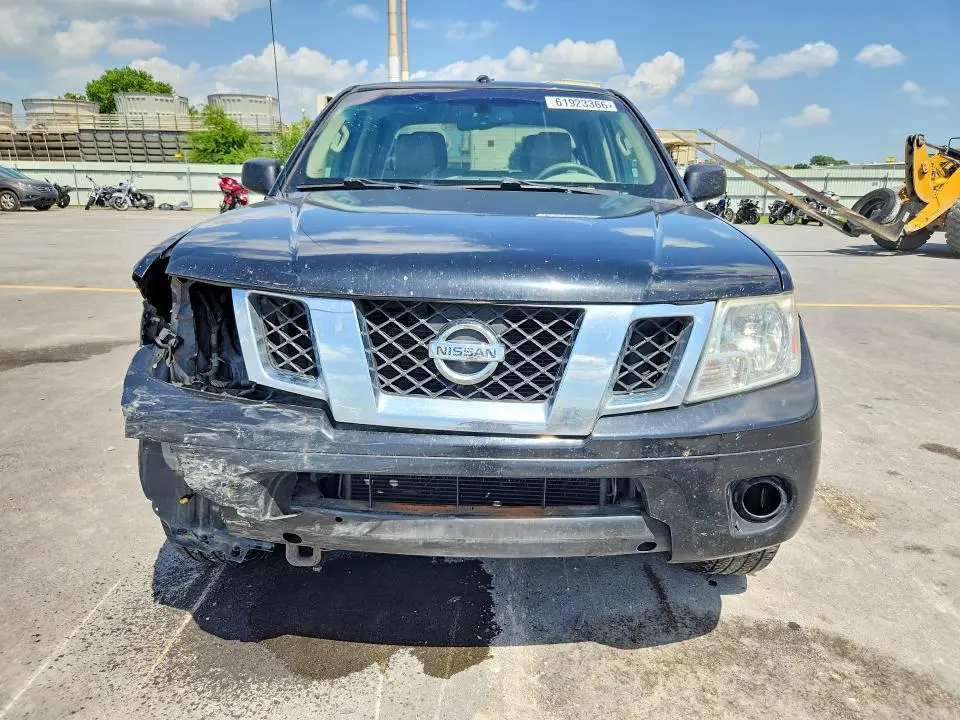 2013 NISSAN FRONTIER S  