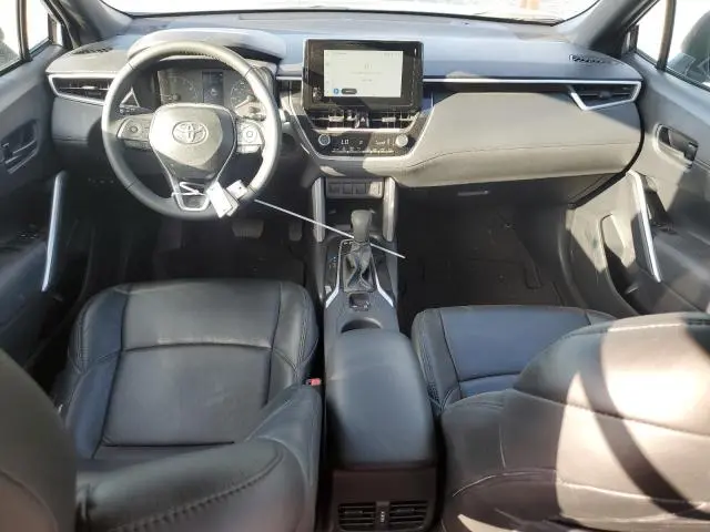 2024 TOYOTA COROLLA CROSS SE  