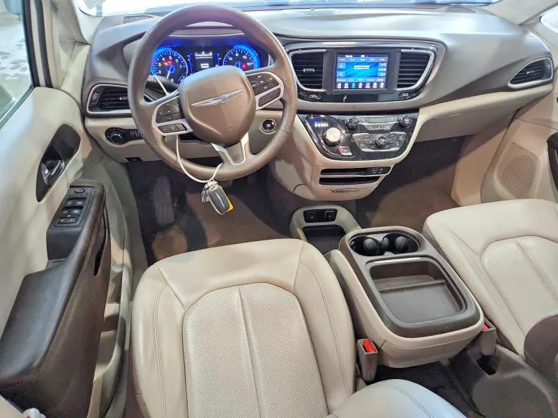 2020 CHRYSLER VOYAGER LXI  
