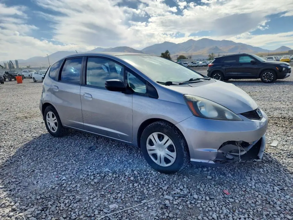 2010 HONDA FIT   