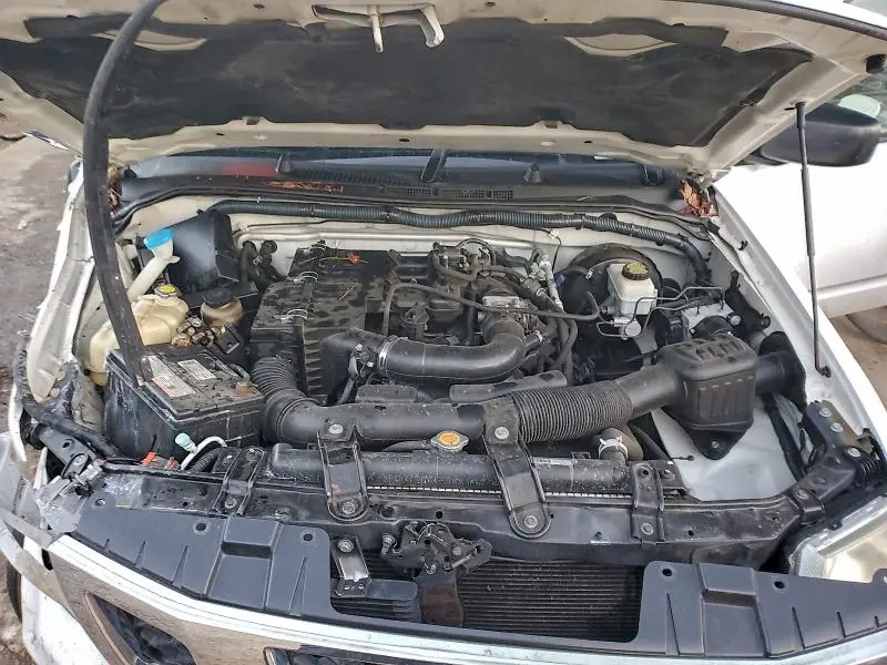 2010 NISSAN FRONTIER KING CAB SE  