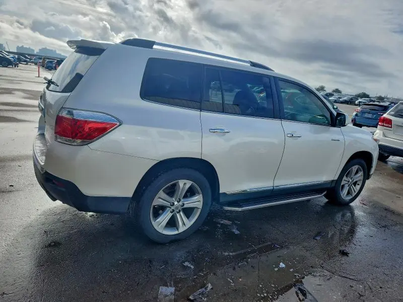 2013 TOYOTA HIGHLANDER LIMITED  