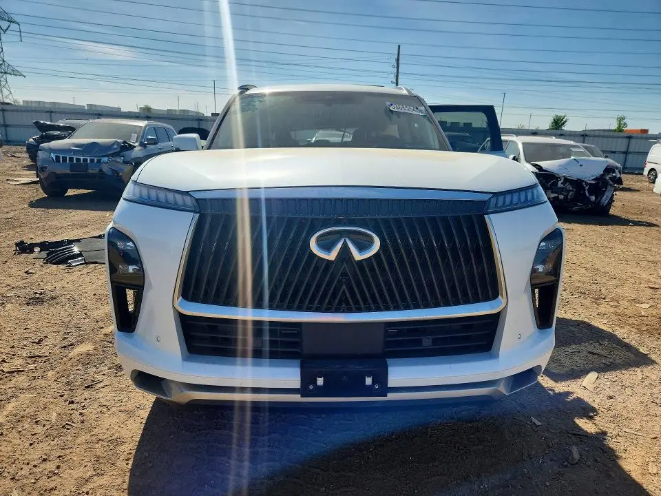 2026 INFINITI QX80 LUXE  