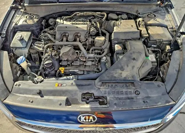 2017 KIA CADENZA PREMIUM  