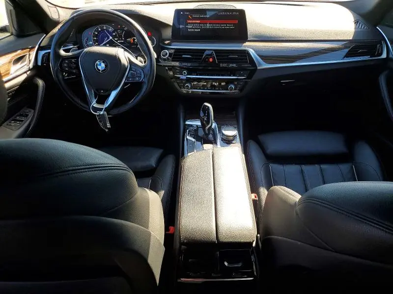 2019 BMW 530XE   