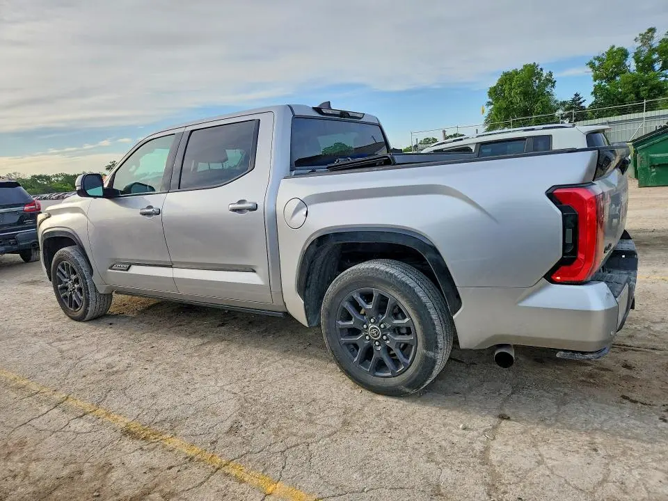 2022 TOYOTA TUNDRA PLATINUM  