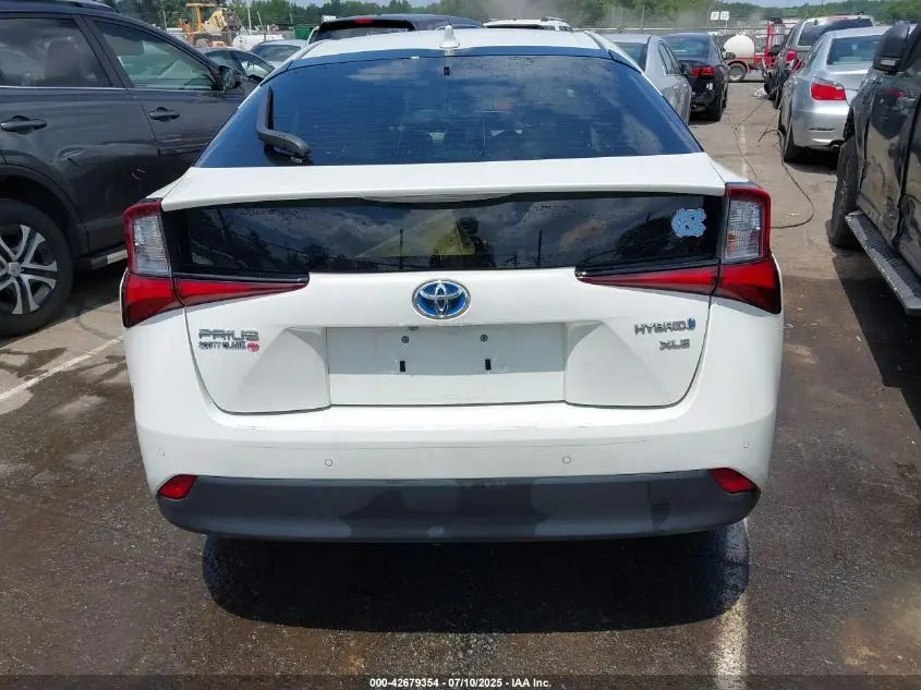 2020 TOYOTA PRIUS XLE