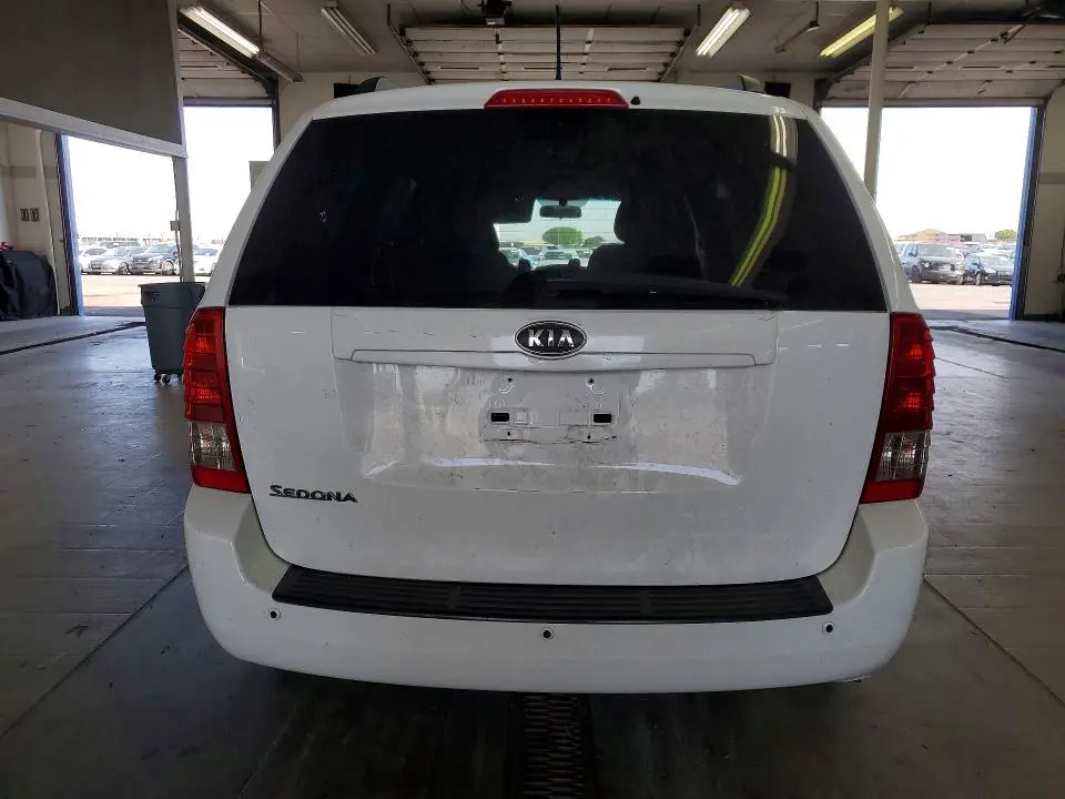 2012 KIA SEDONA LX  