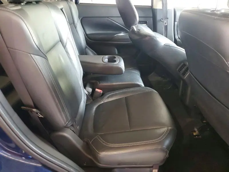2020 MITSUBISHI OUTLANDER SE  