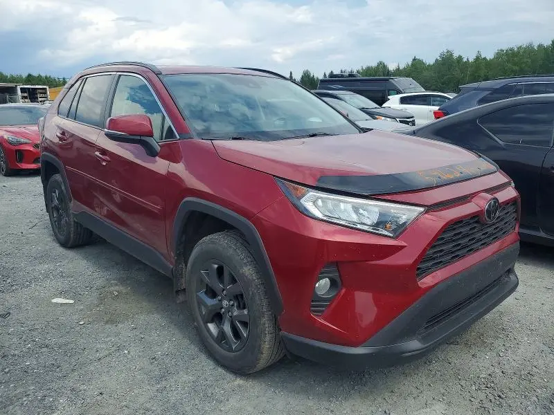 2020 TOYOTA RAV4 XLE  