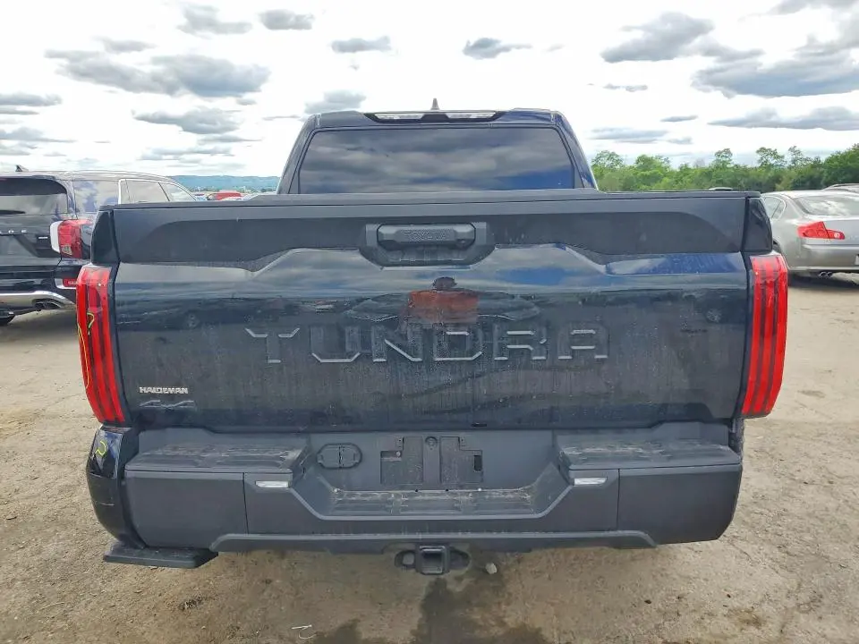 2025 TOYOTA TUNDRA SR5  