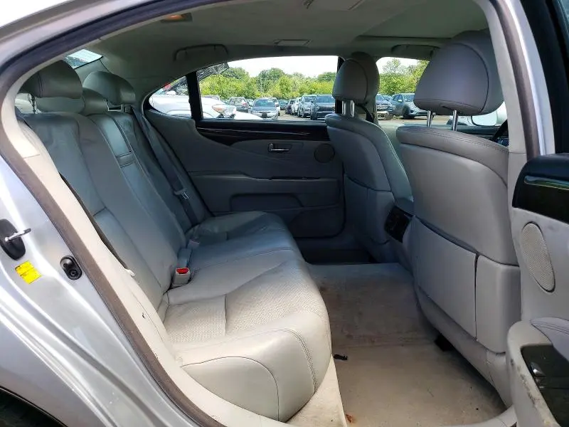 2010 LEXUS LS 460L  
