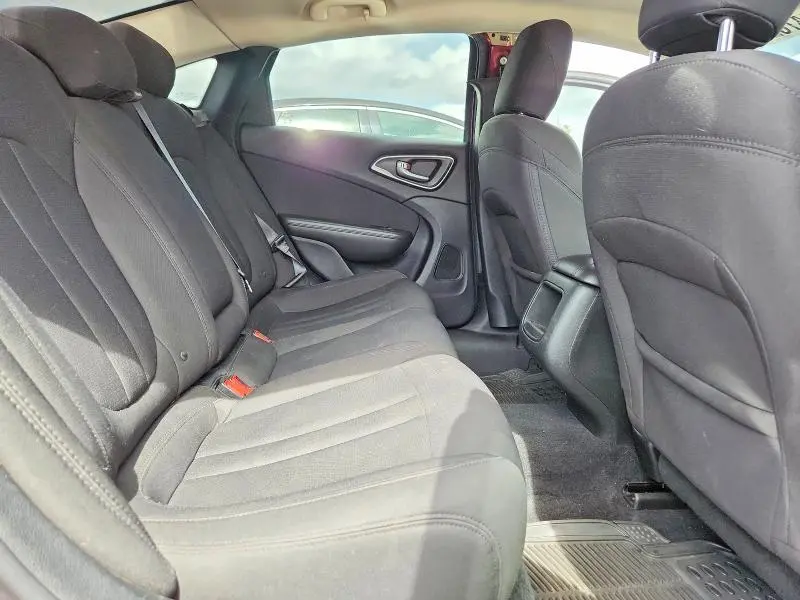 2015 CHRYSLER 200 LX  