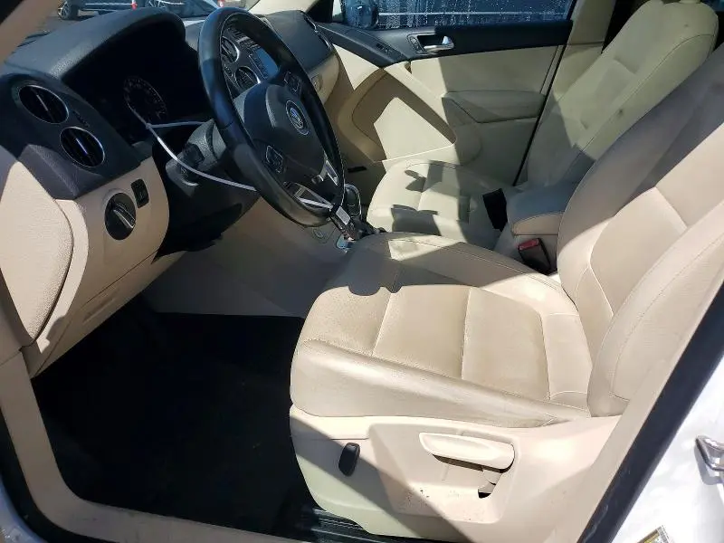 2014 VOLKSWAGEN TIGUAN S  