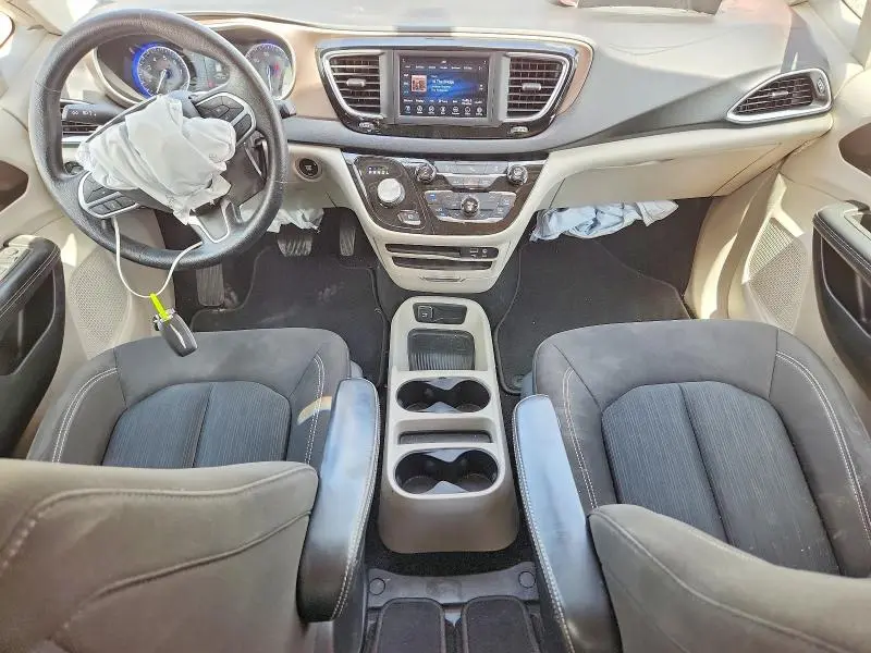 2020 CHRYSLER VOYAGER LX  