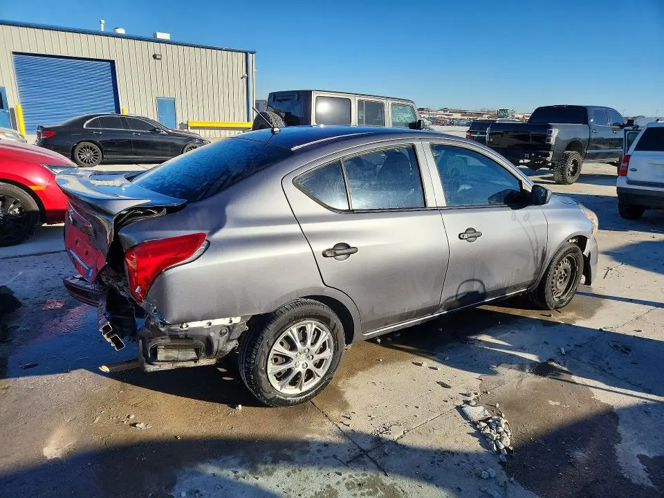 2018 NISSAN VERSA S  