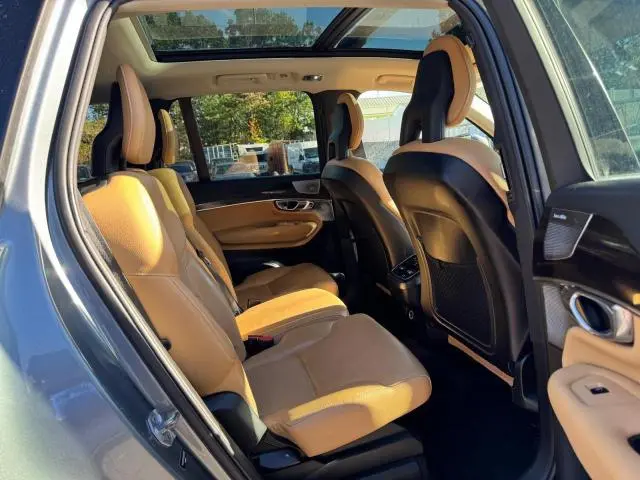 2016 VOLVO XC90 T6  