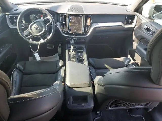 2019 VOLVO XC60 T5 R-DESIGN  