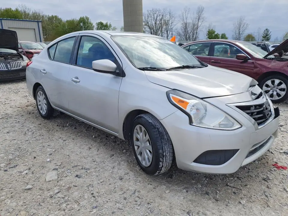 2018 NISSAN VERSA SV  
