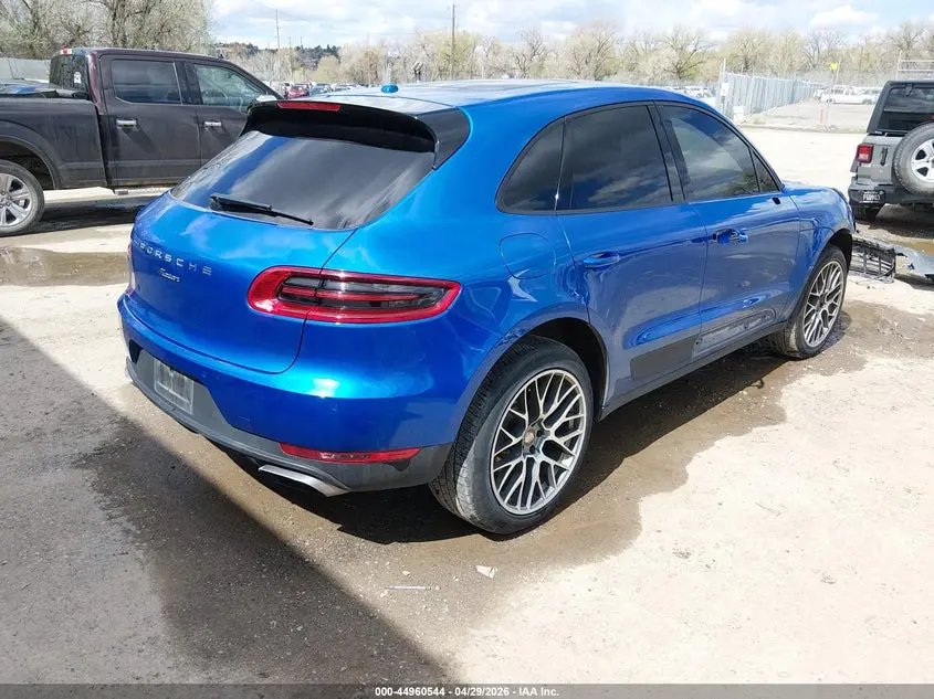 2018 PORSCHE MACAN  