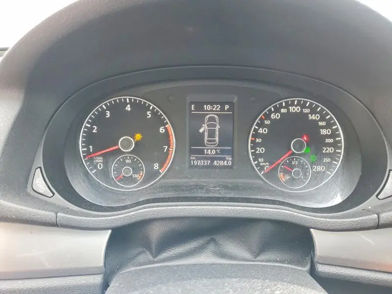 2013 VOLKSWAGEN PASSAT S  