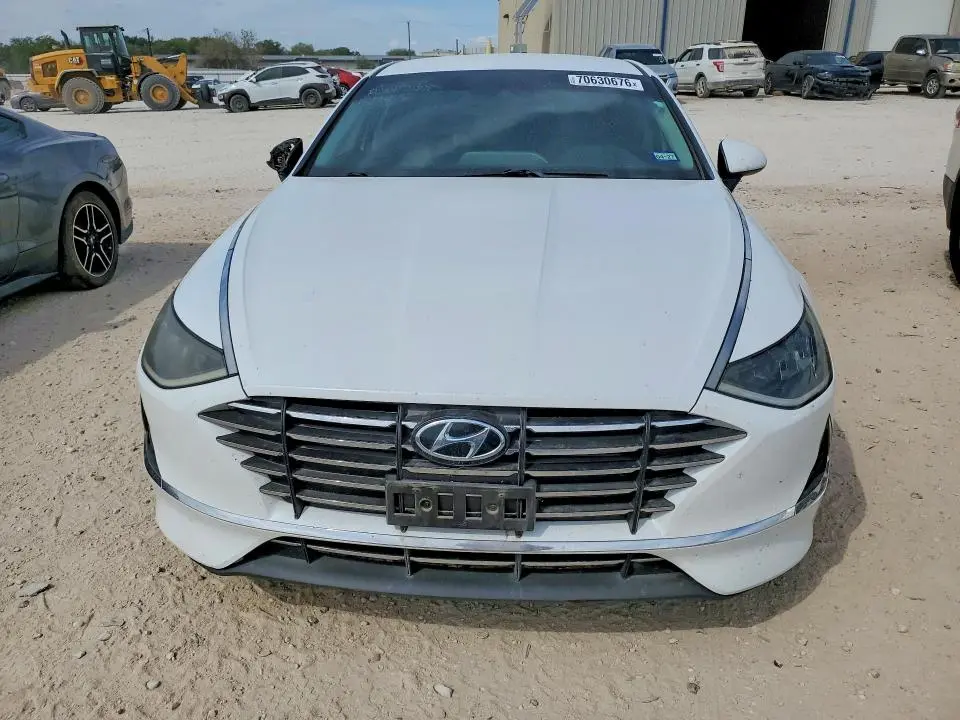 2022 HYUNDAI SONATA SE  
