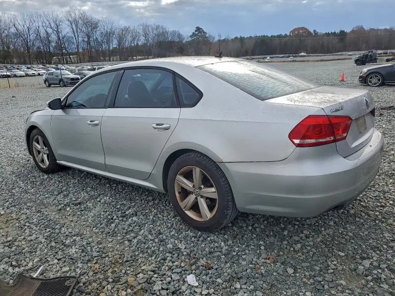 2012 VOLKSWAGEN PASSAT S  