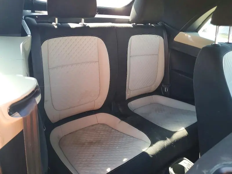 2019 VOLKSWAGEN BEETLE S  