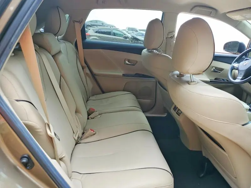 2012 TOYOTA VENZA LE  