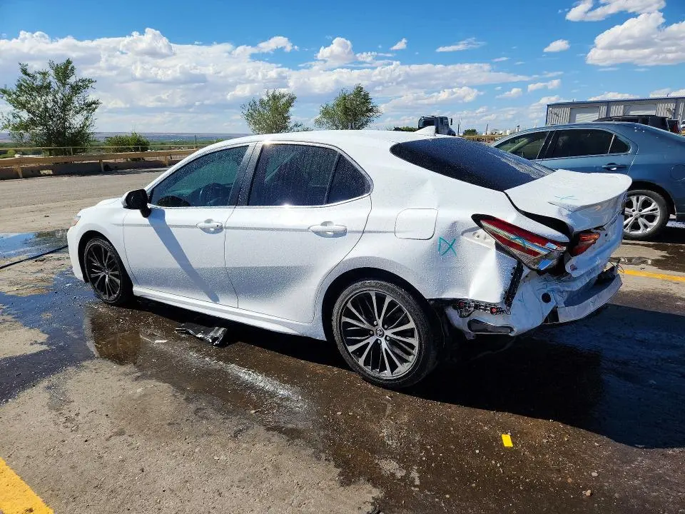 2020 TOYOTA CAMRY SE  