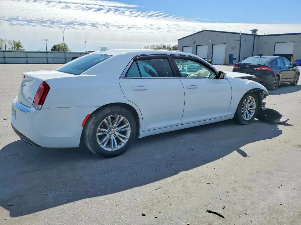 2017 CHRYSLER 300 LIMITED  