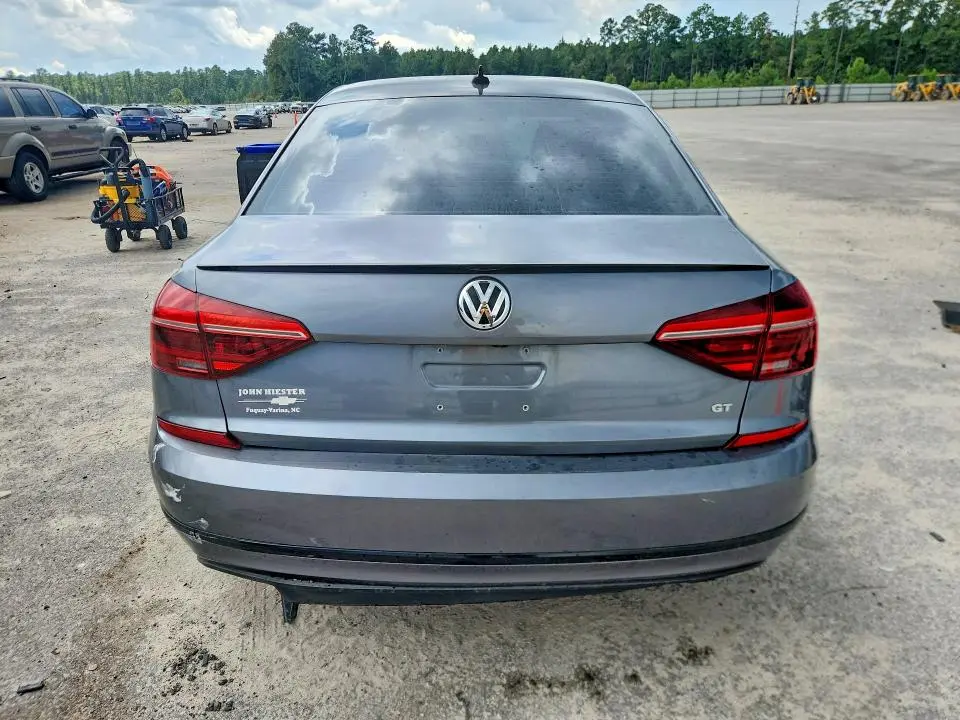 2018 VOLKSWAGEN PASSAT GT  