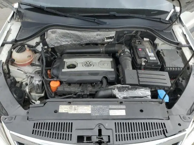 2011 VOLKSWAGEN TIGUAN S  