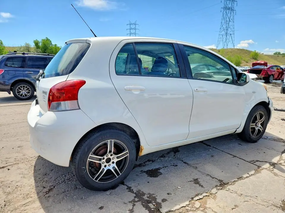 2010 TOYOTA YARIS BASE  