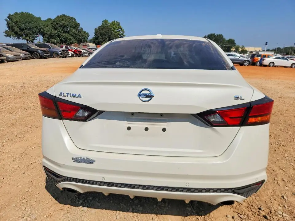 2021 NISSAN ALTIMA SL  