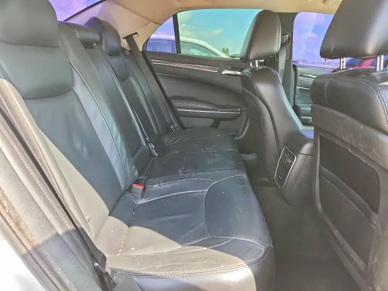 2015 CHRYSLER 300 LIMITED  